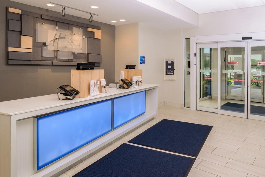 Holiday Inn Express Melbourne West By Ihg West Melbourne Buitenkant foto
