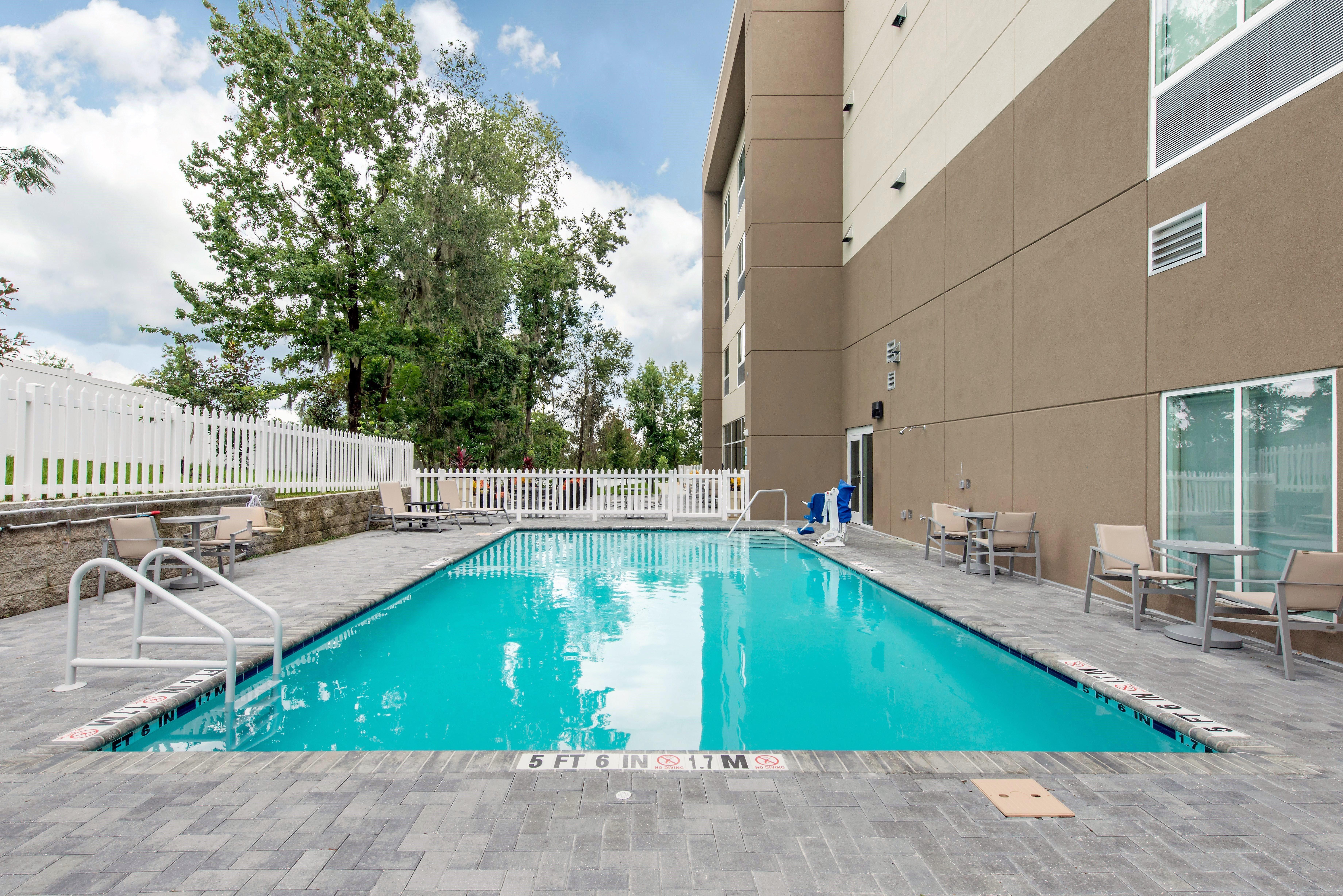 Holiday Inn Express Melbourne West By Ihg West Melbourne Buitenkant foto